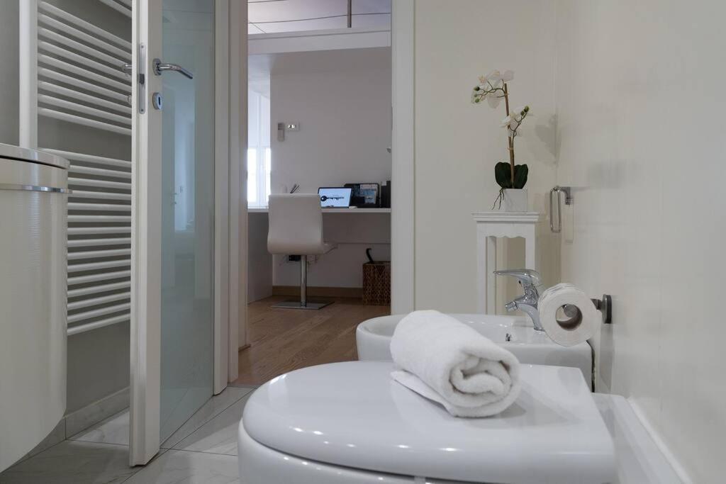 Apartments Trieste Centro I Imbriani 12 Экстерьер фото